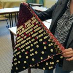 Confection d'un sac origami dans le cadre d'ateliers d'élèves en internat